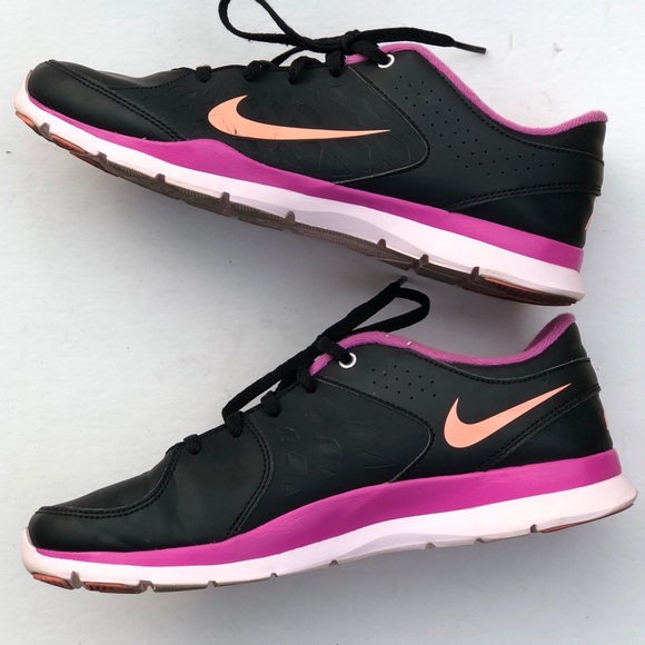 le scarpe nike donne nero correre le scarpe da ginnastica poshmark le scarpe nike donne nero correre le scarpe da ginnastica poshmark